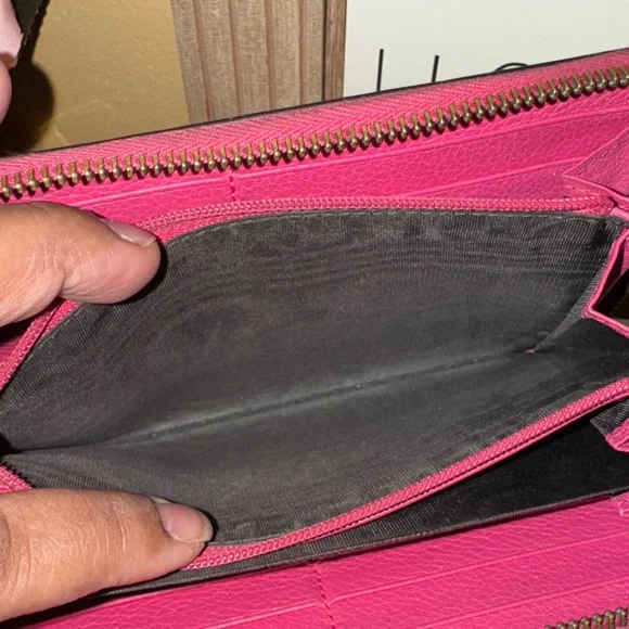 Gucci Fuchsia Wallet with Green Accents